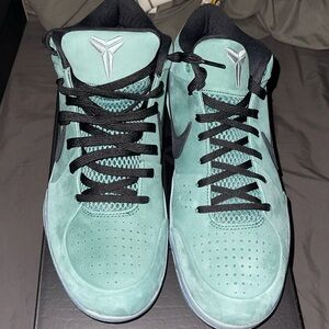 Nike Kobe 4 Protro “Girl Dad” size 12